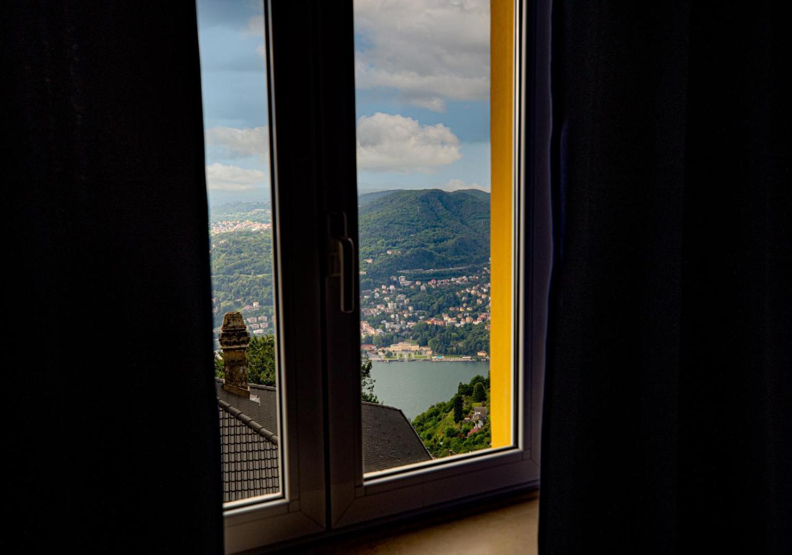 Hotel Vista Lago Brunate Exterior photo